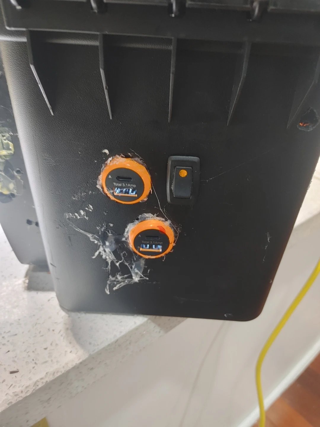 550 VA UPS 330 WATD