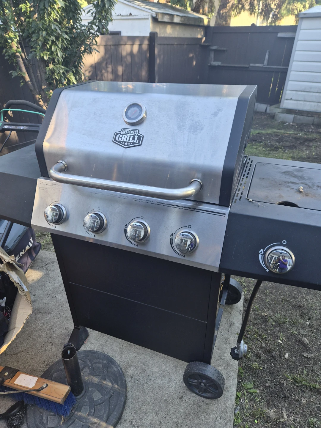 Expert Grill 4-Burner Propane BBQ with Side Burner
