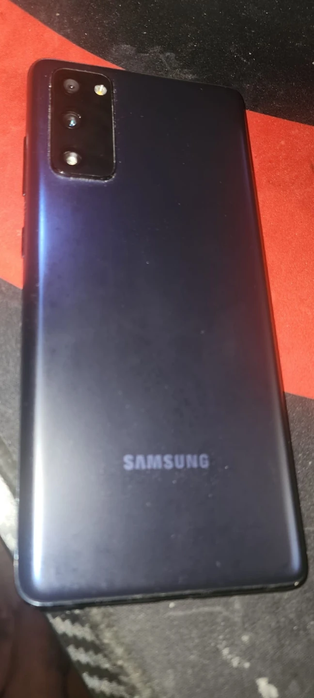Samsung Galaxy S20 FE 5G - photo 2