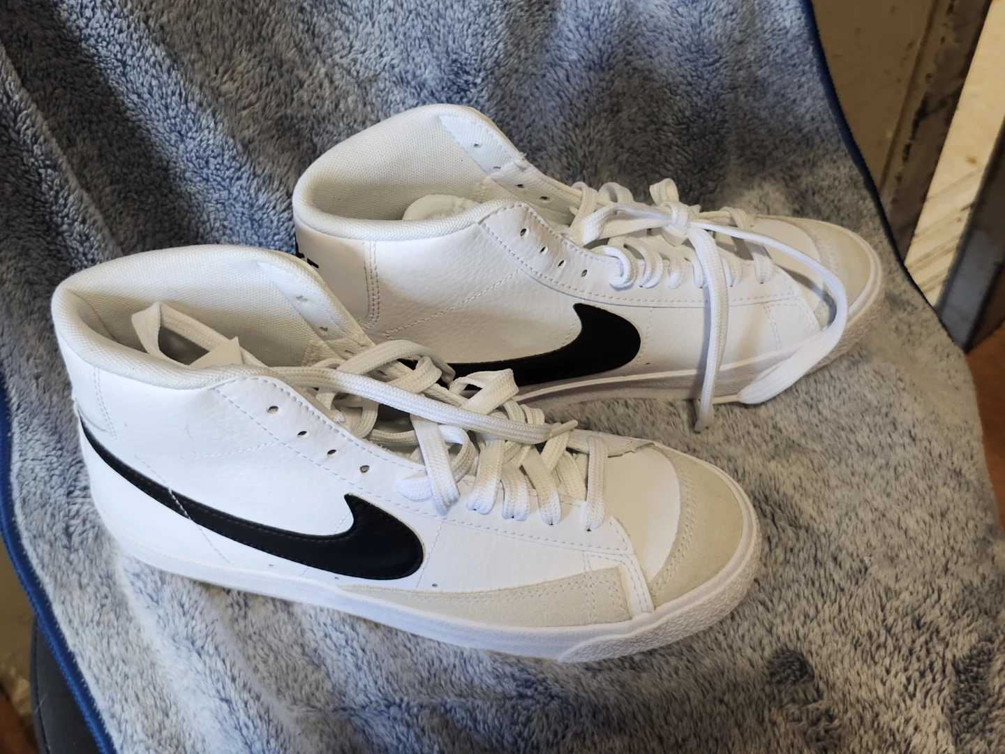 Nike Blazer Mid '77 Vintage White Black High-Top Sneakers - photo 3
