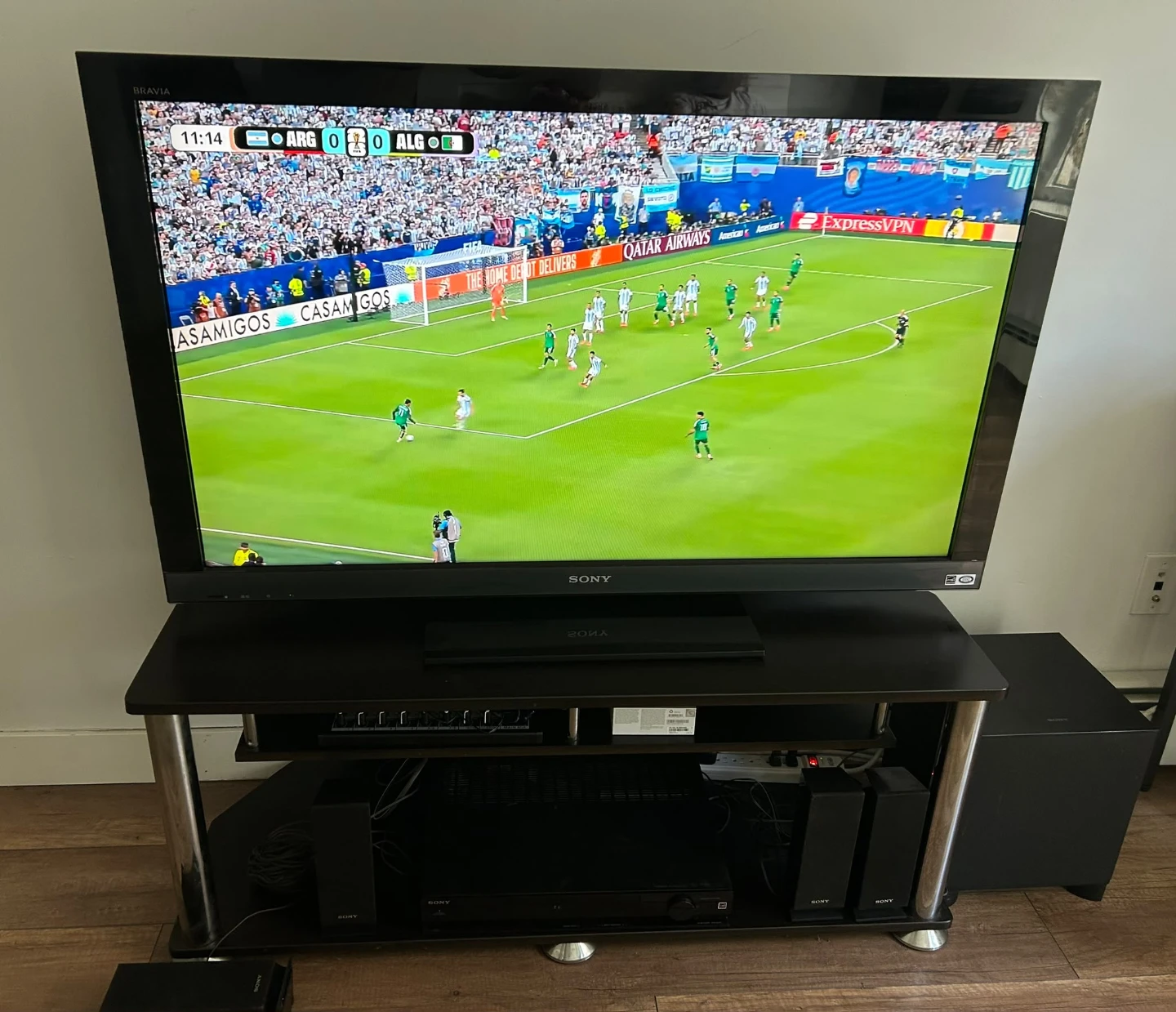 Sony BRAVIA 40" TV with Sony Sound System - photo 2