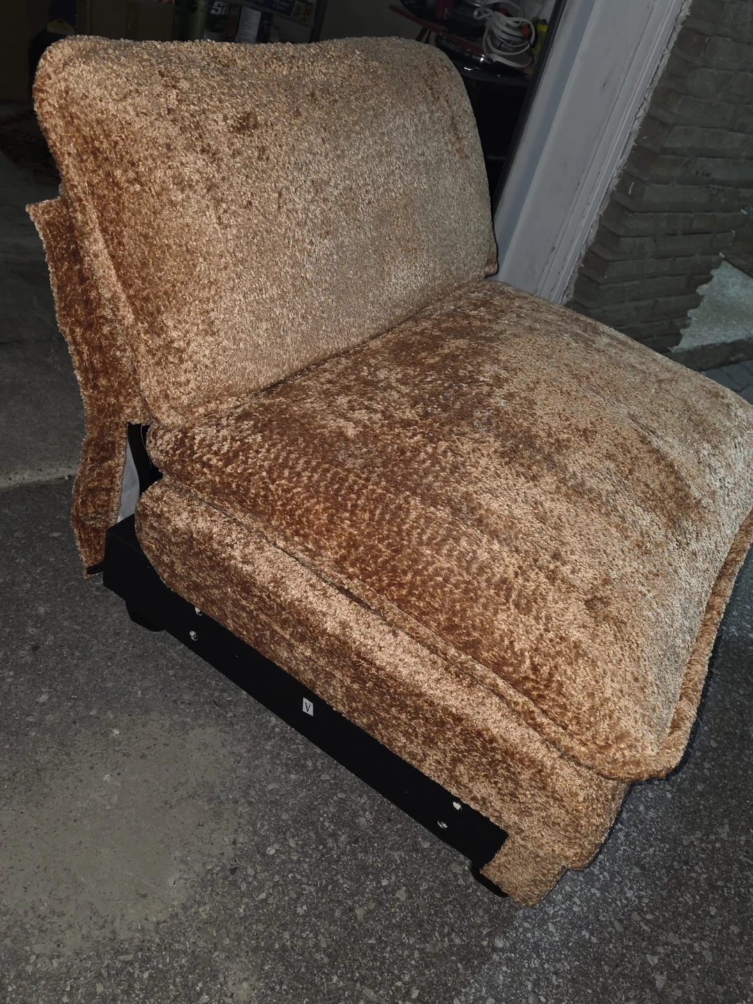 Sofa middle seat (single wide seat) - photo 3