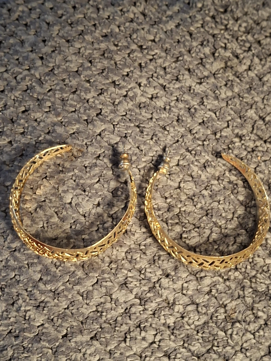 Gold filigree hoop earrings - photo 4