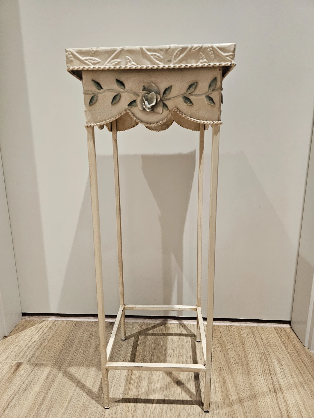 Decorative Plant Stand (Metal)