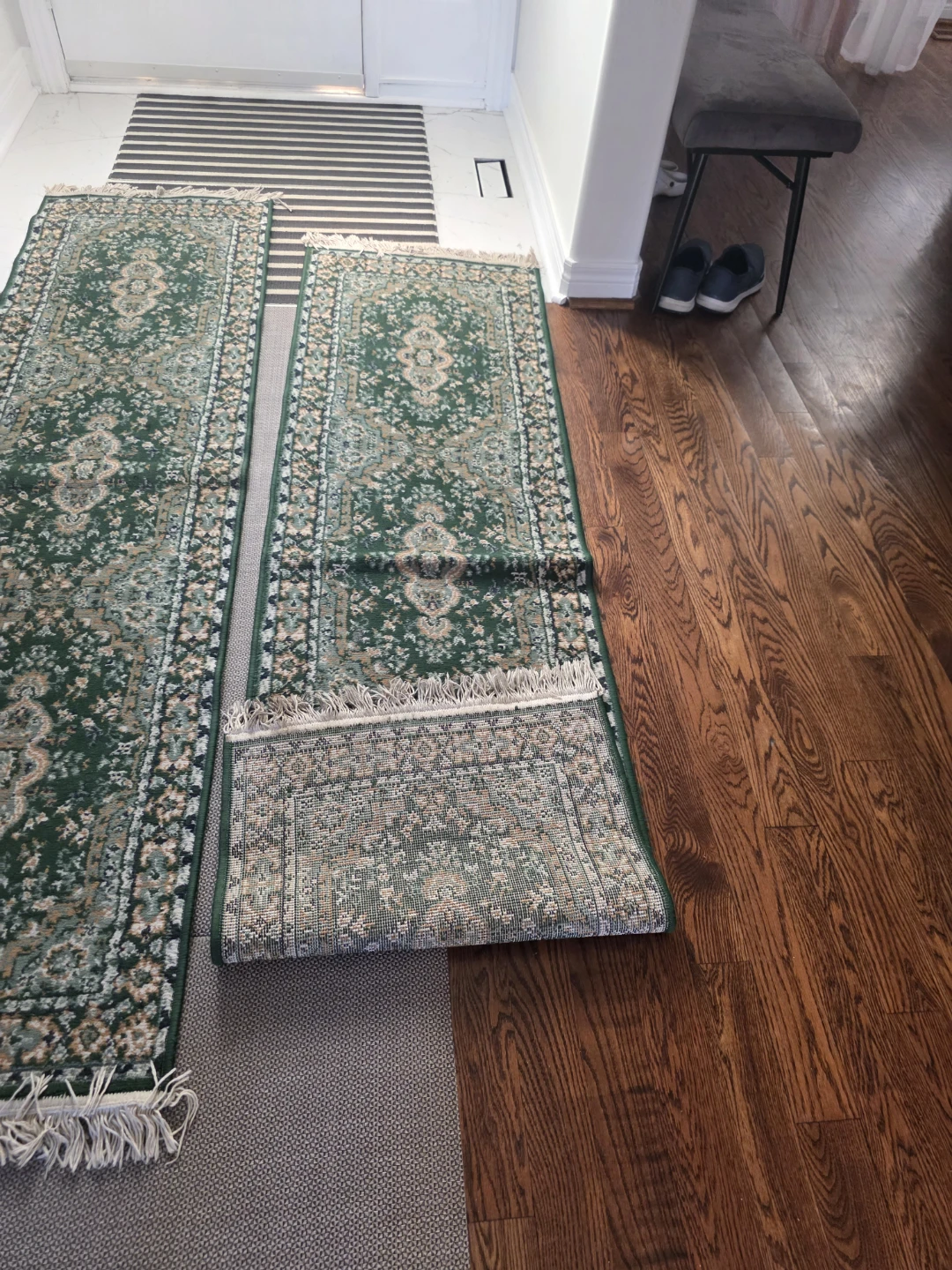 Green Runner Rugs with Fringes - photo 2