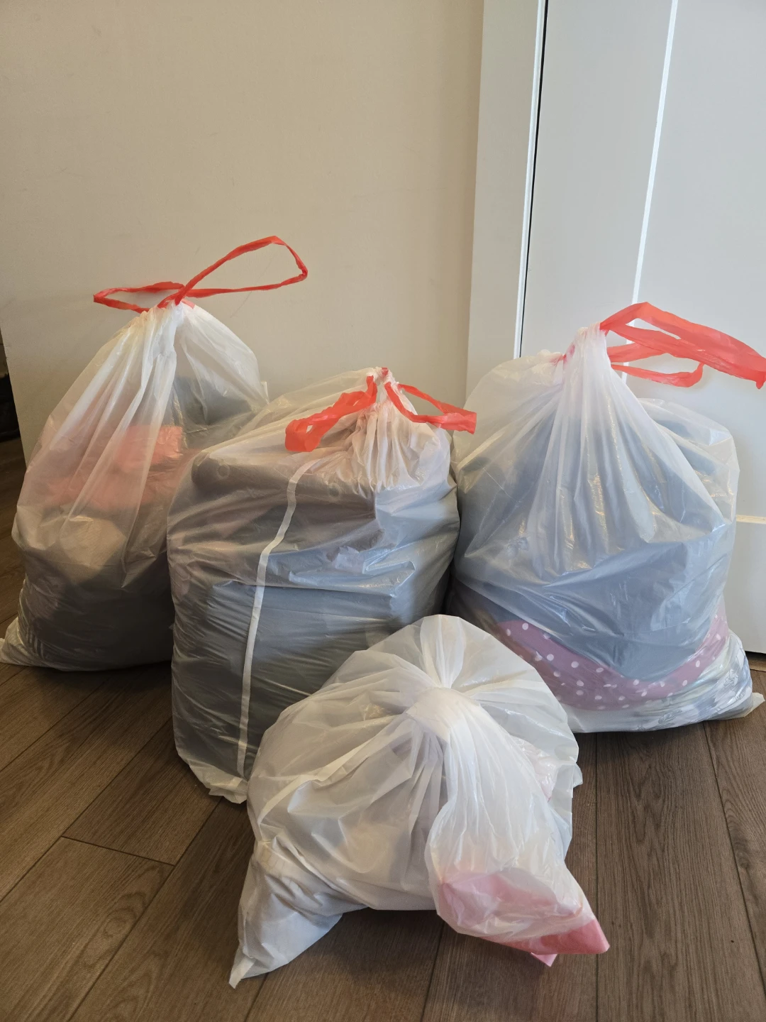 Free clothes size 6  and shoes  size 6.5 - photo 2