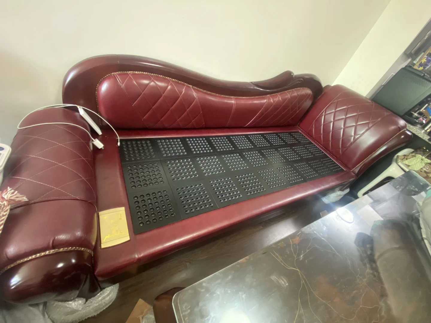 Red Faux Leather  Sofa with Heating charcoal Pad - photo 3