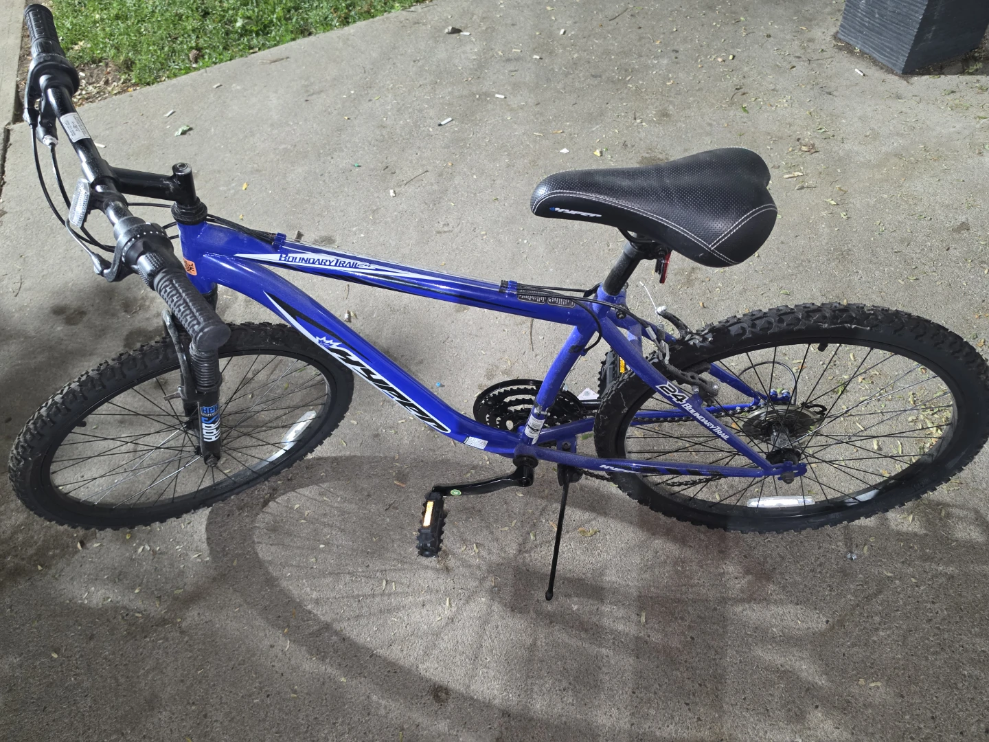 Blue Hyper Boundary Trail Mountain Bike - As Is - photo 3
