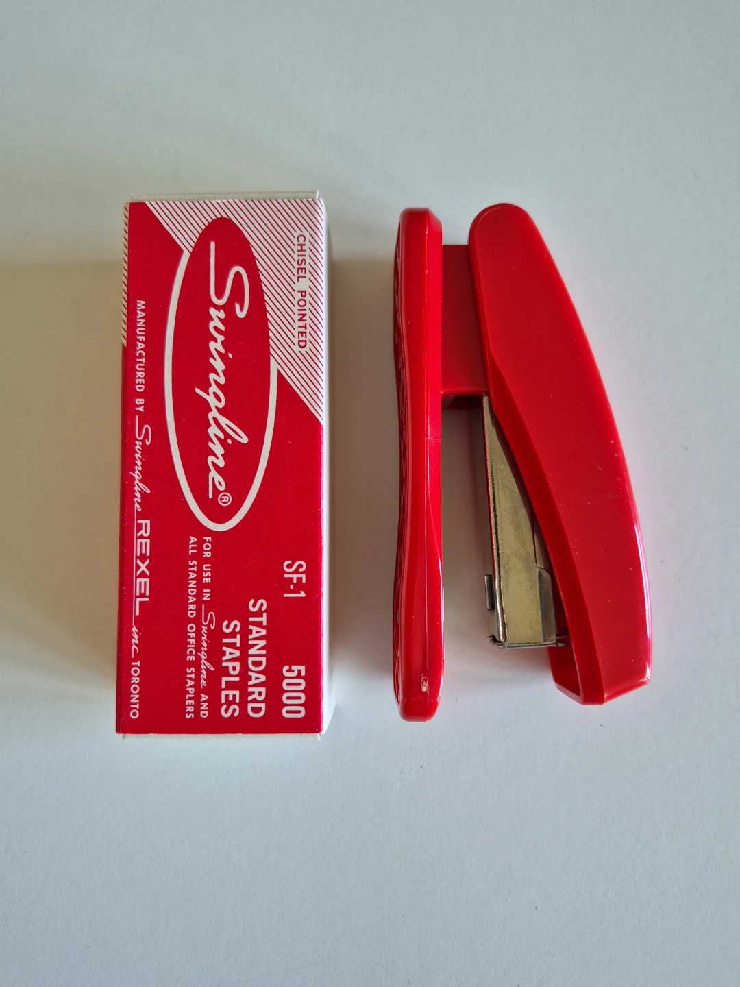 Stapler (Red) ➕ Full Box Staples (Swingline) - photo 2