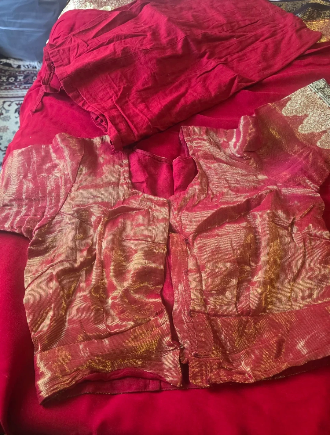 Red  and golden border Saree with Blouse and petticoat - photo 3