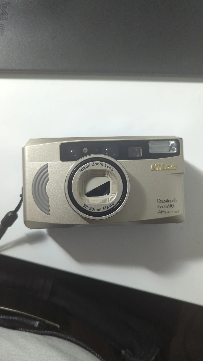 Nikon One touch zoom90