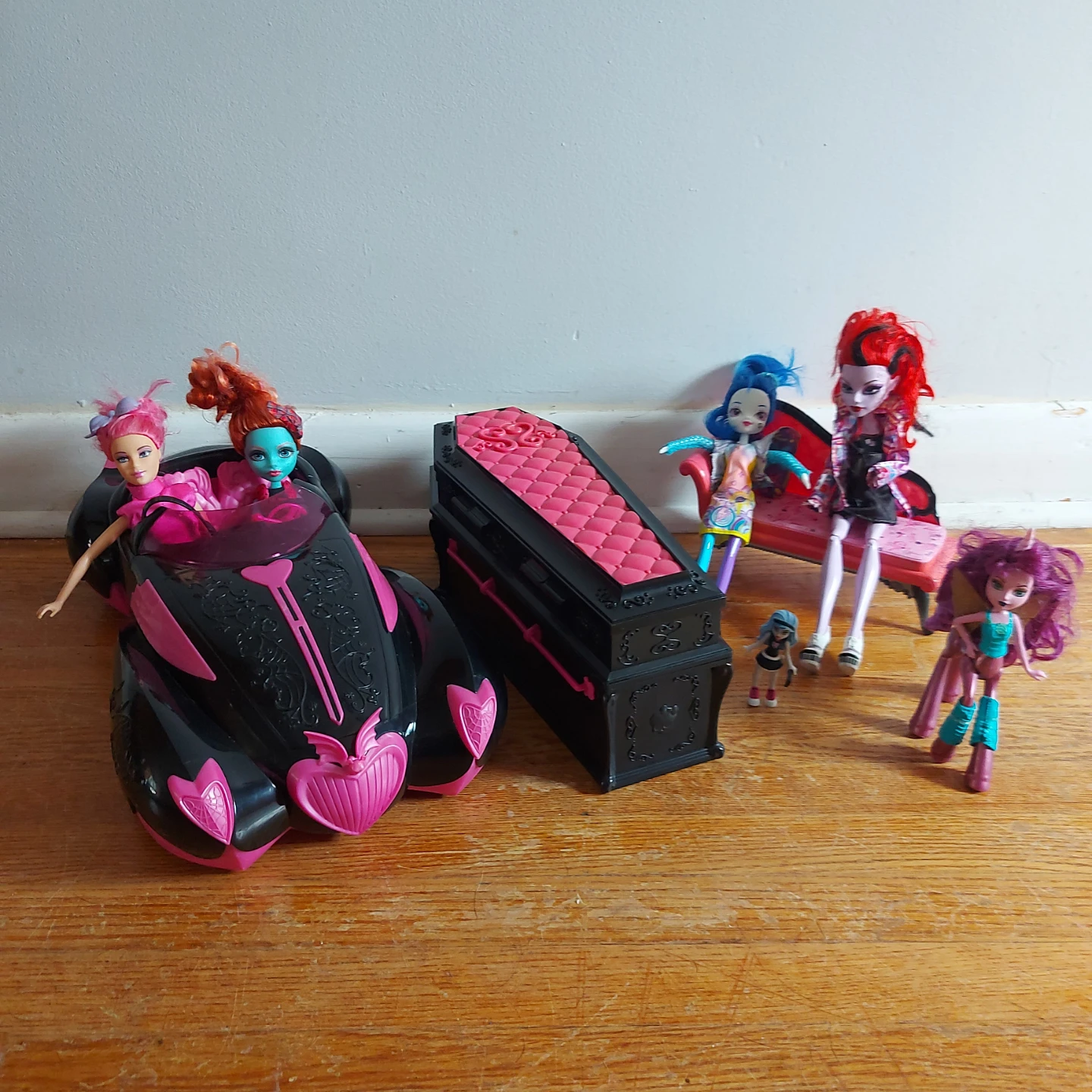 Huge Bundle of Original Monster High Dolls - Lots of Accessories