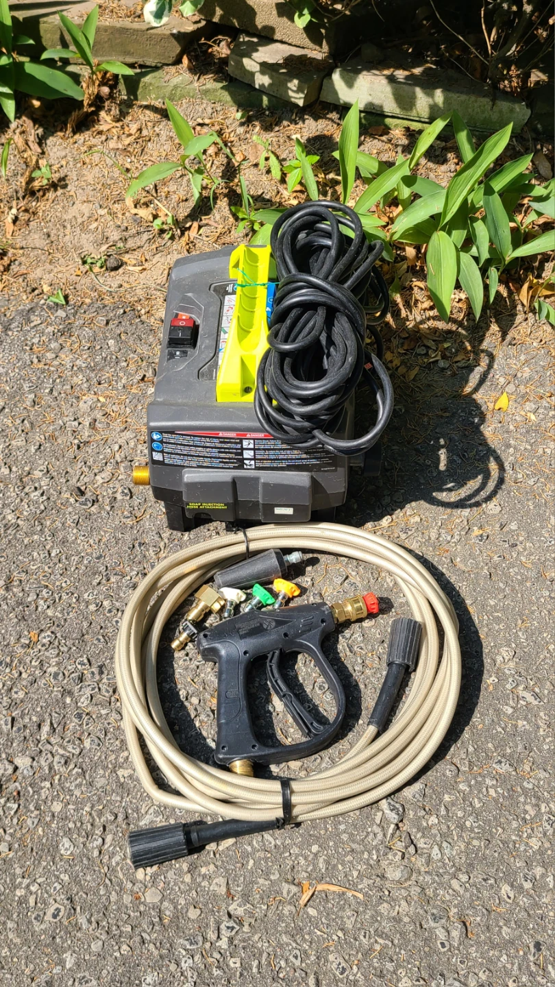 Compact Ryobi Pressure Washer 1800PSI - Excellent Condition - photo 3