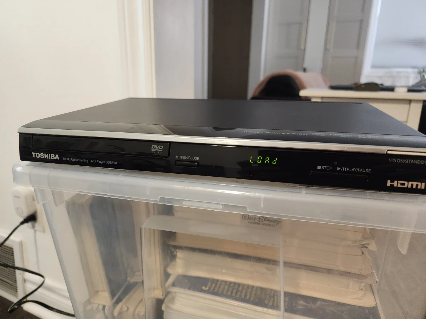 Toshiba 1080p Upscaling DVD Player SD330 - photo 3