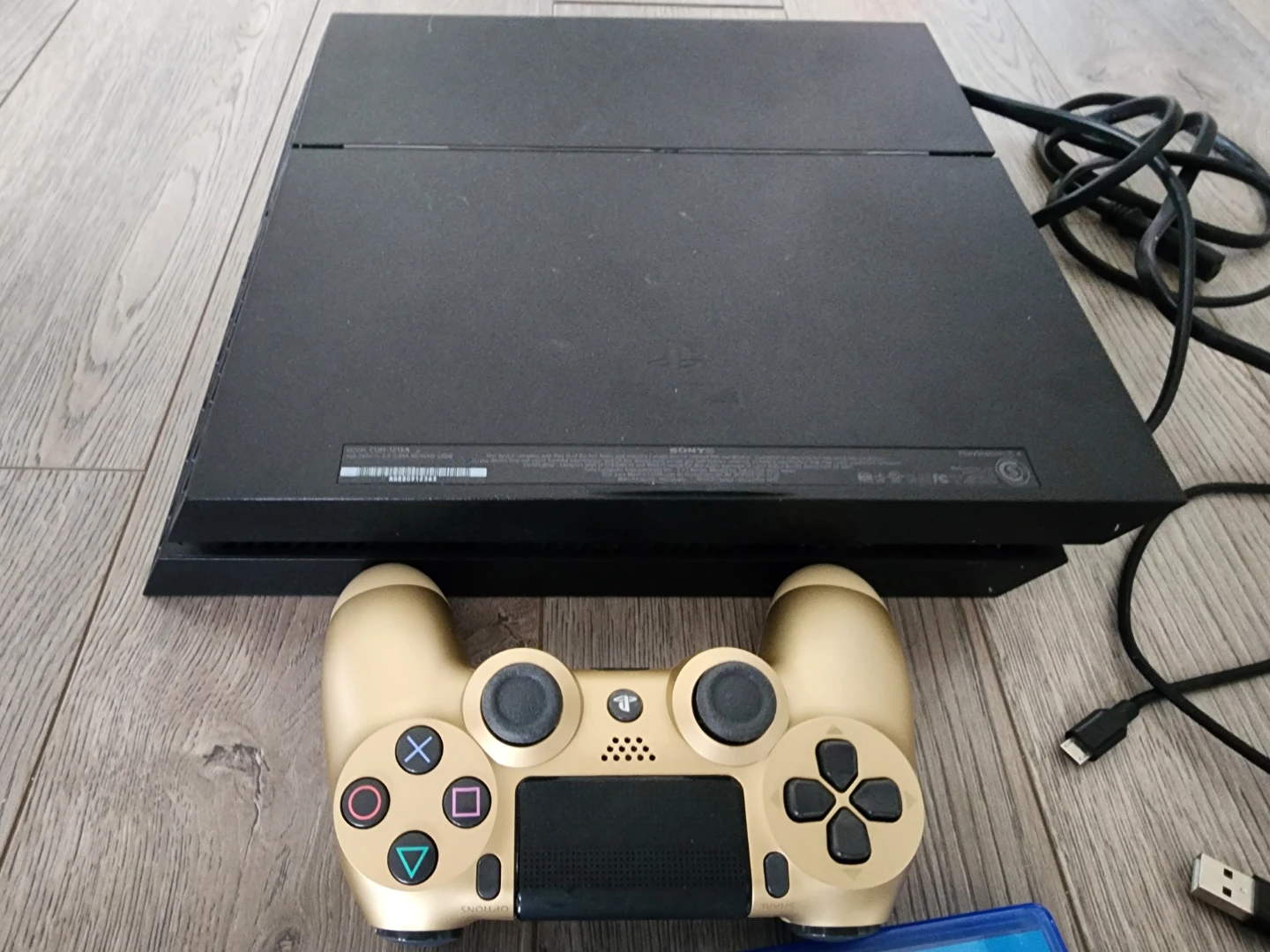 PlayStation 4 Console with FIFA 23, FIFA 21, and FC 24 Games - photo 3