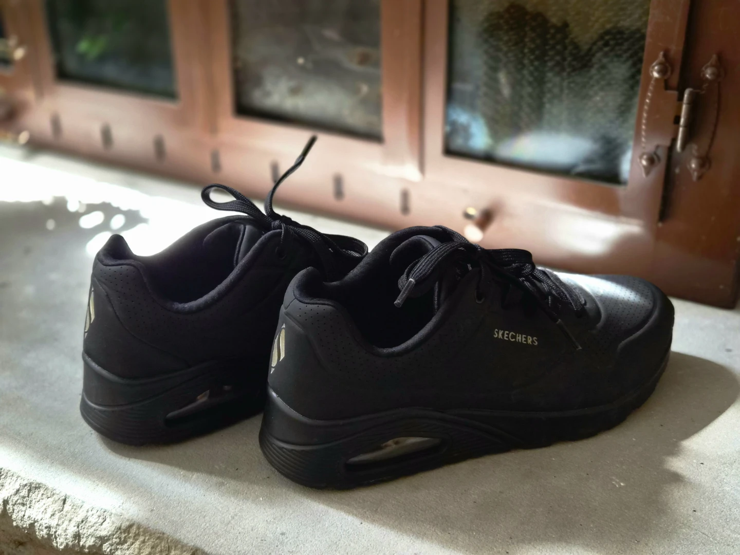 Skechers Women's All-Black Air-Cushioned Sneakers - photo 2