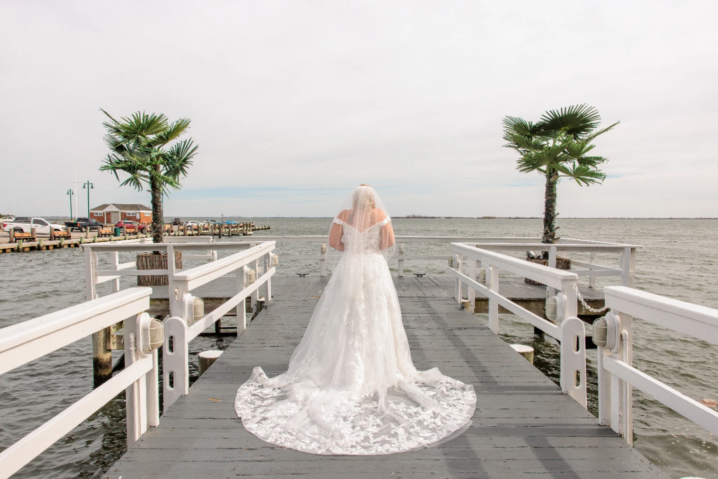 White Lace Wedding Dress - photo 2
