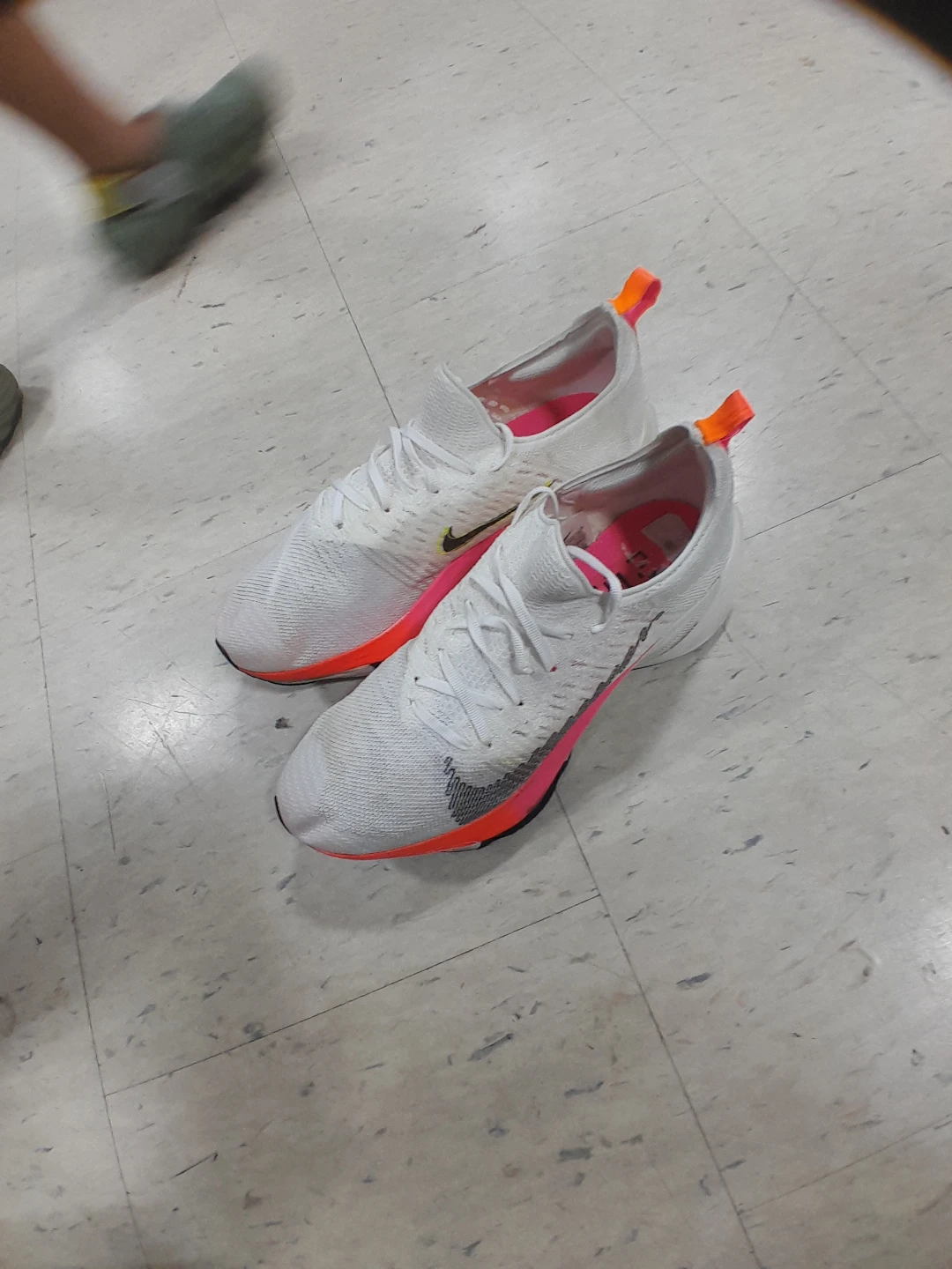 Nike Air Zoom Running Shoes Men's Size 10 - photo 2