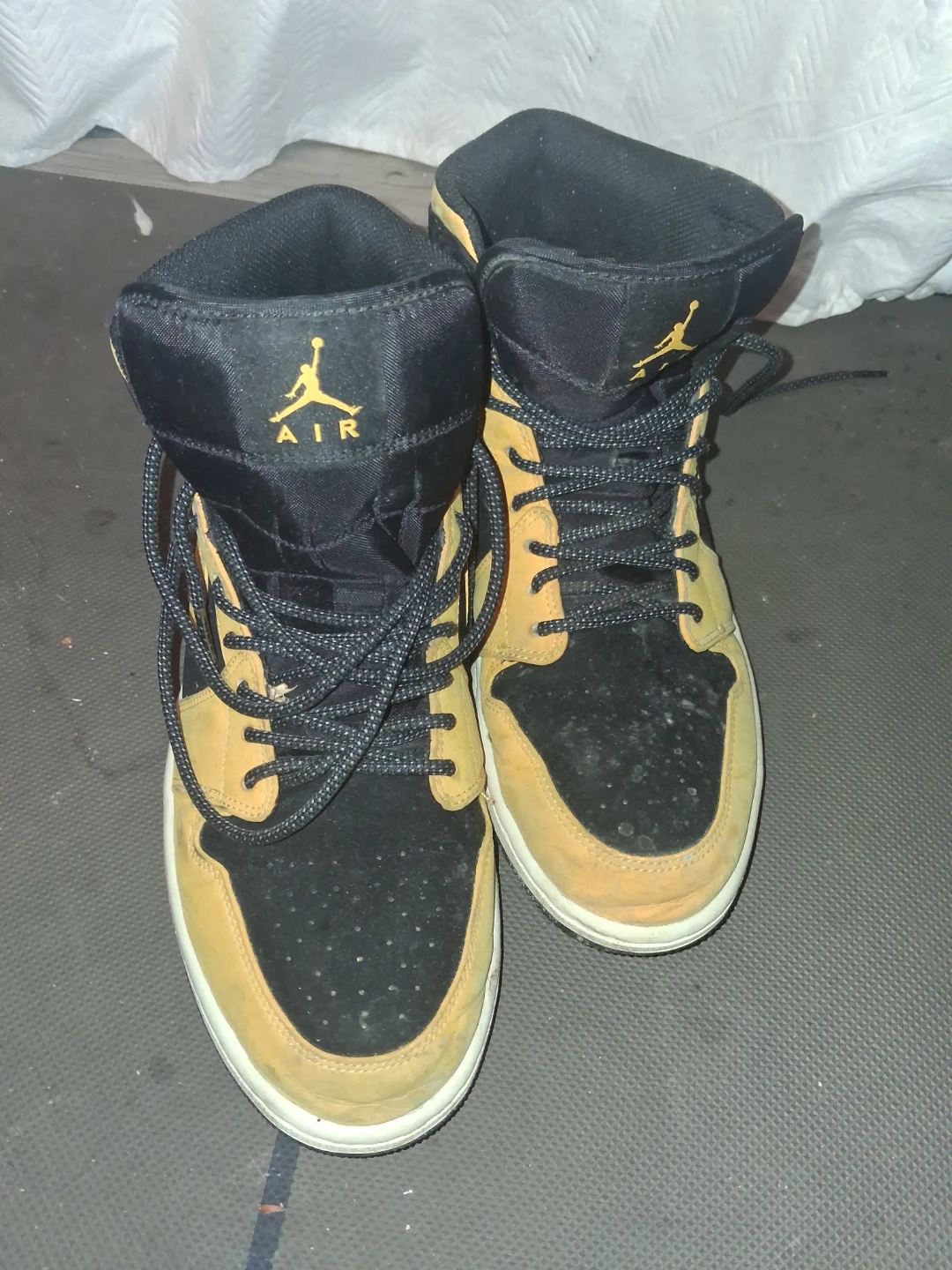 Jordan 1 Mid SE Sneakers - photo 2