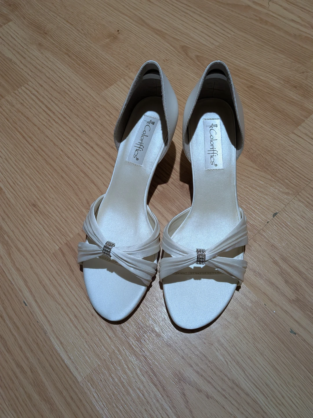 Coloriffics ivory Satin Heels with Brooch and gloves
