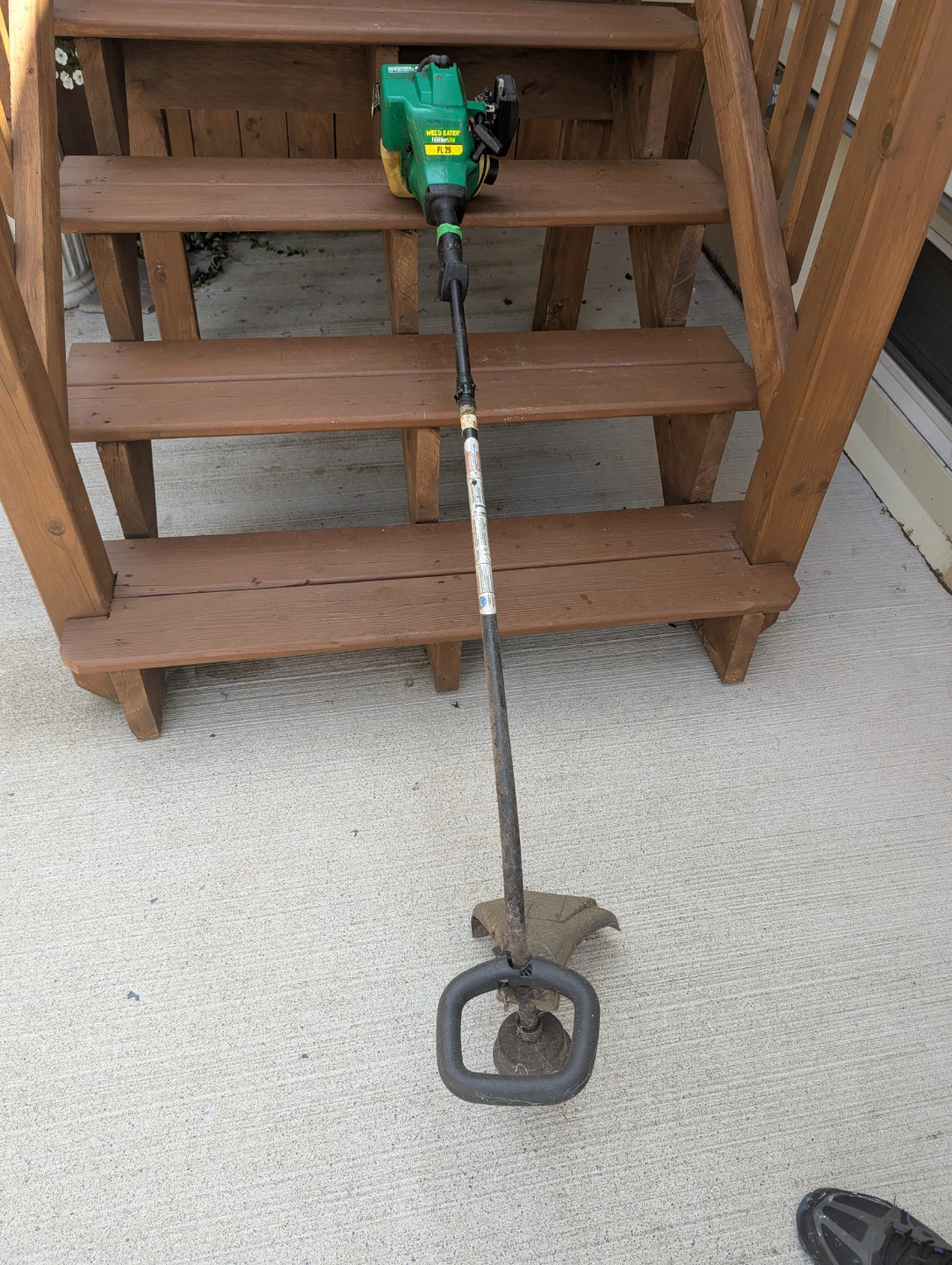 Weed Eater FeatherLite FL25 String Trimmer - photo 2
