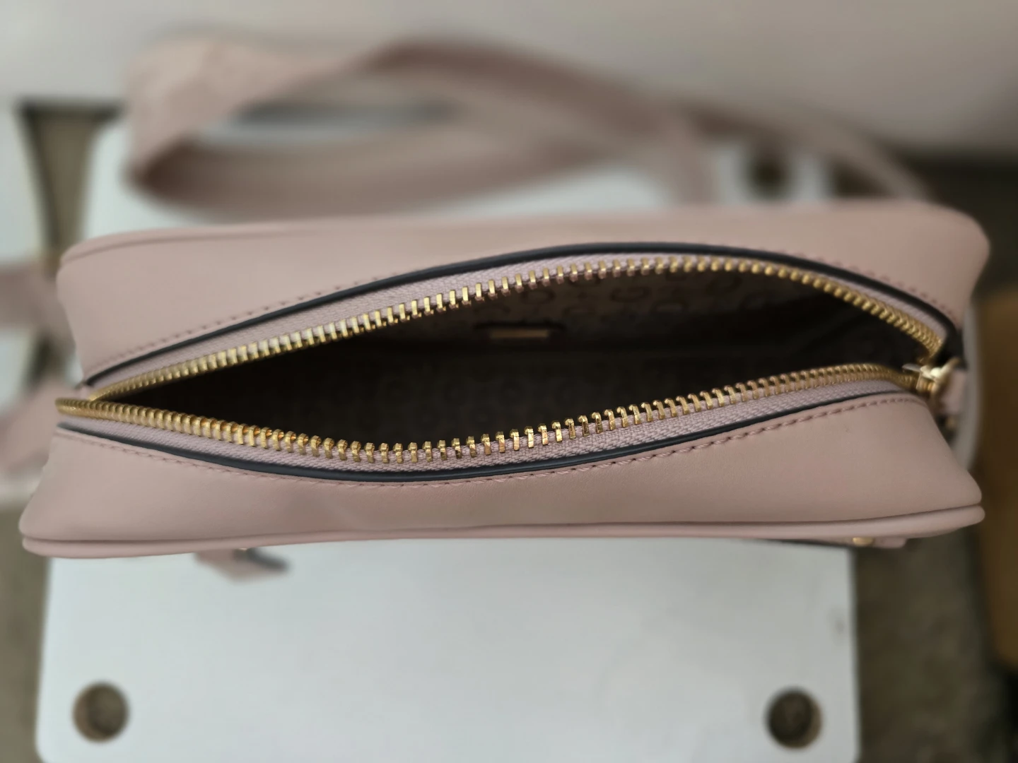 GUESS Crossbody Bag - photo 3
