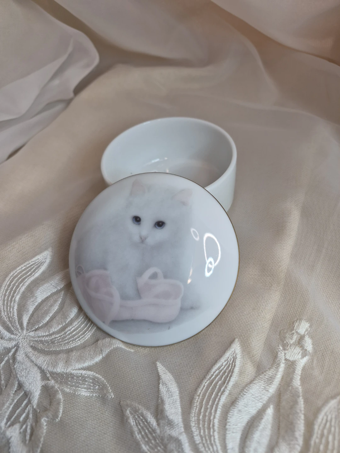 Otagiri Cat Kitten with Ballet Slipper Porcelain Trinket Box