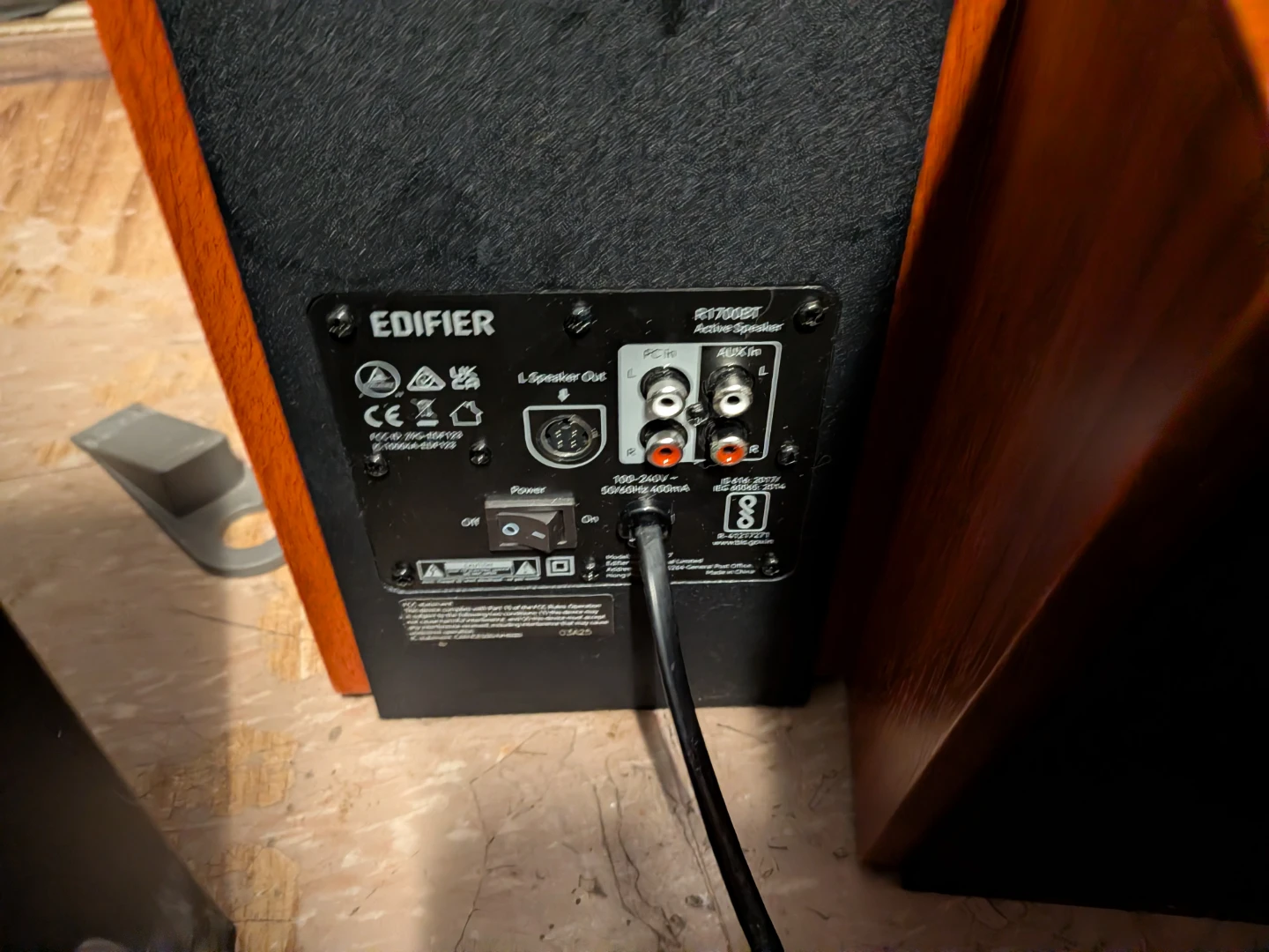 Edifier R1700BT Bookshelf Speakers - photo 2