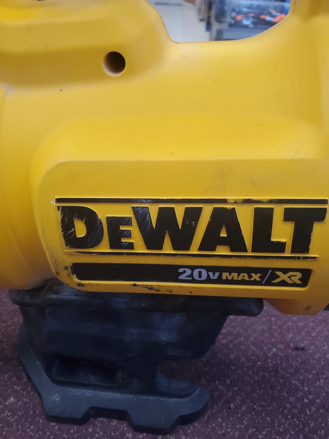 DeWalt 20V MAX XR Leaf Blower - photo 2