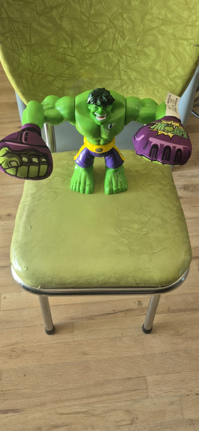 Marvel The Incredible Hulk "Kapow!" Plush Fists Toy