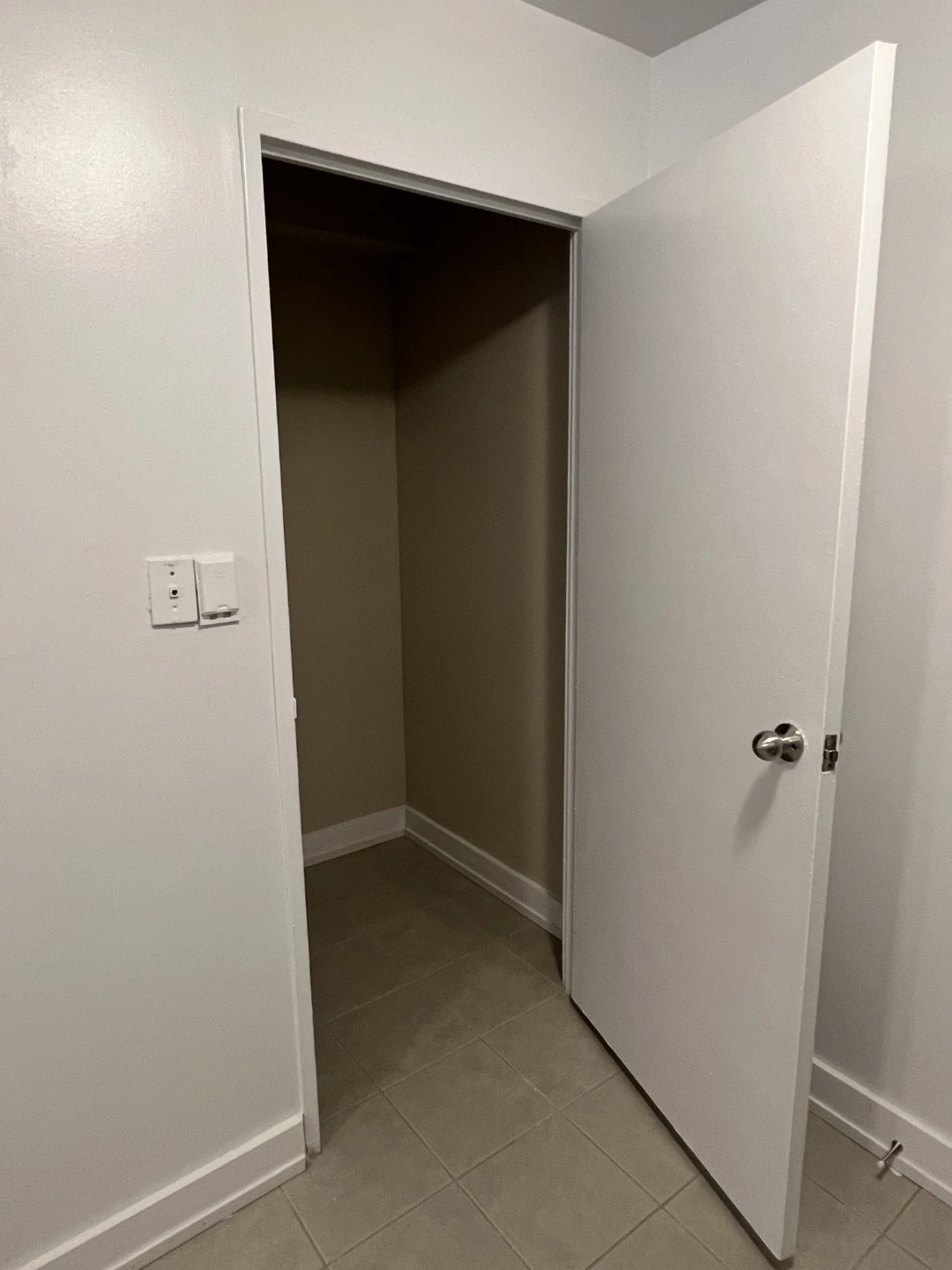 Sharing room for rent - photo 3
