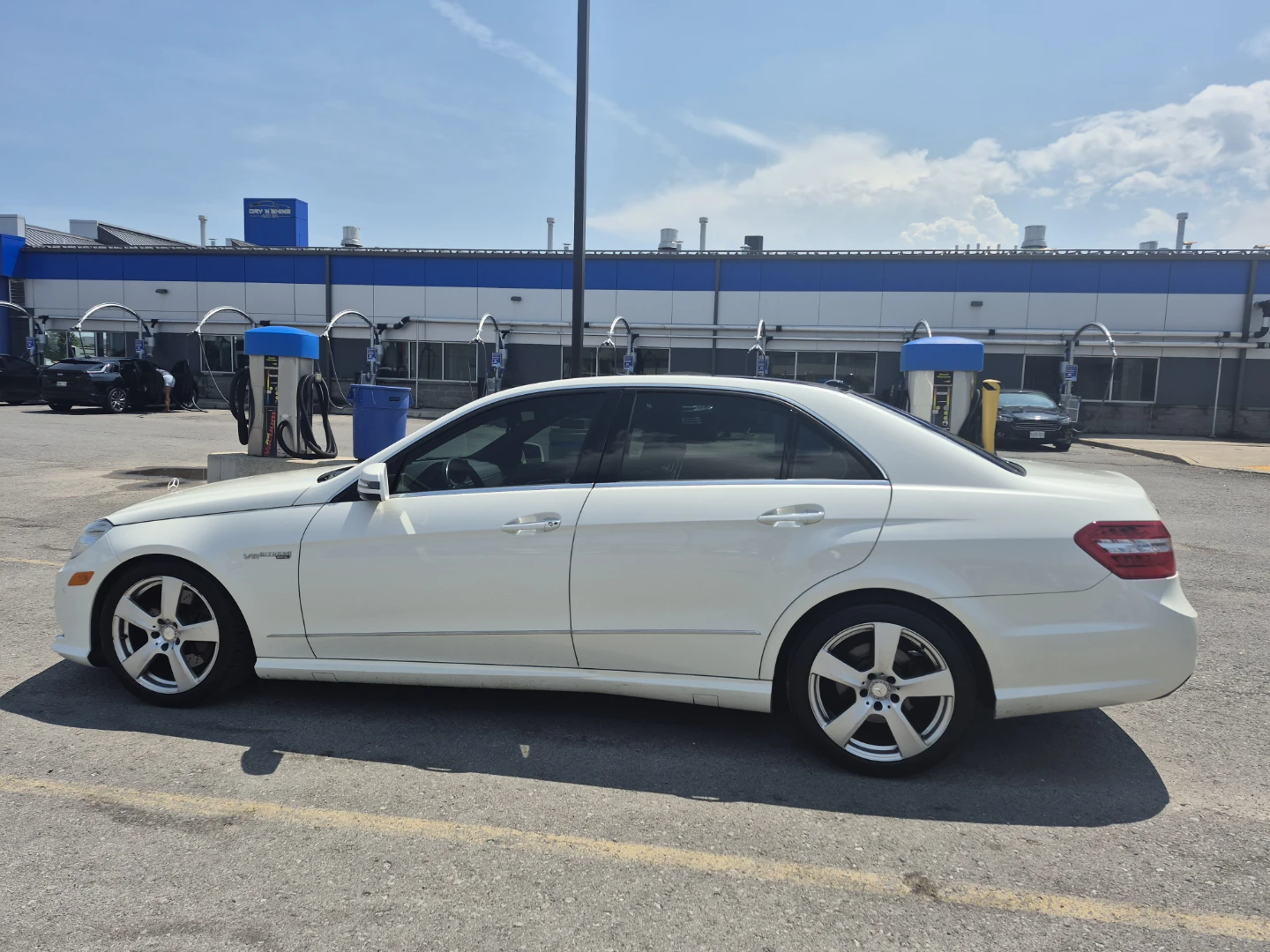 White Mercedes-Benz E-Class Sedan - photo 4