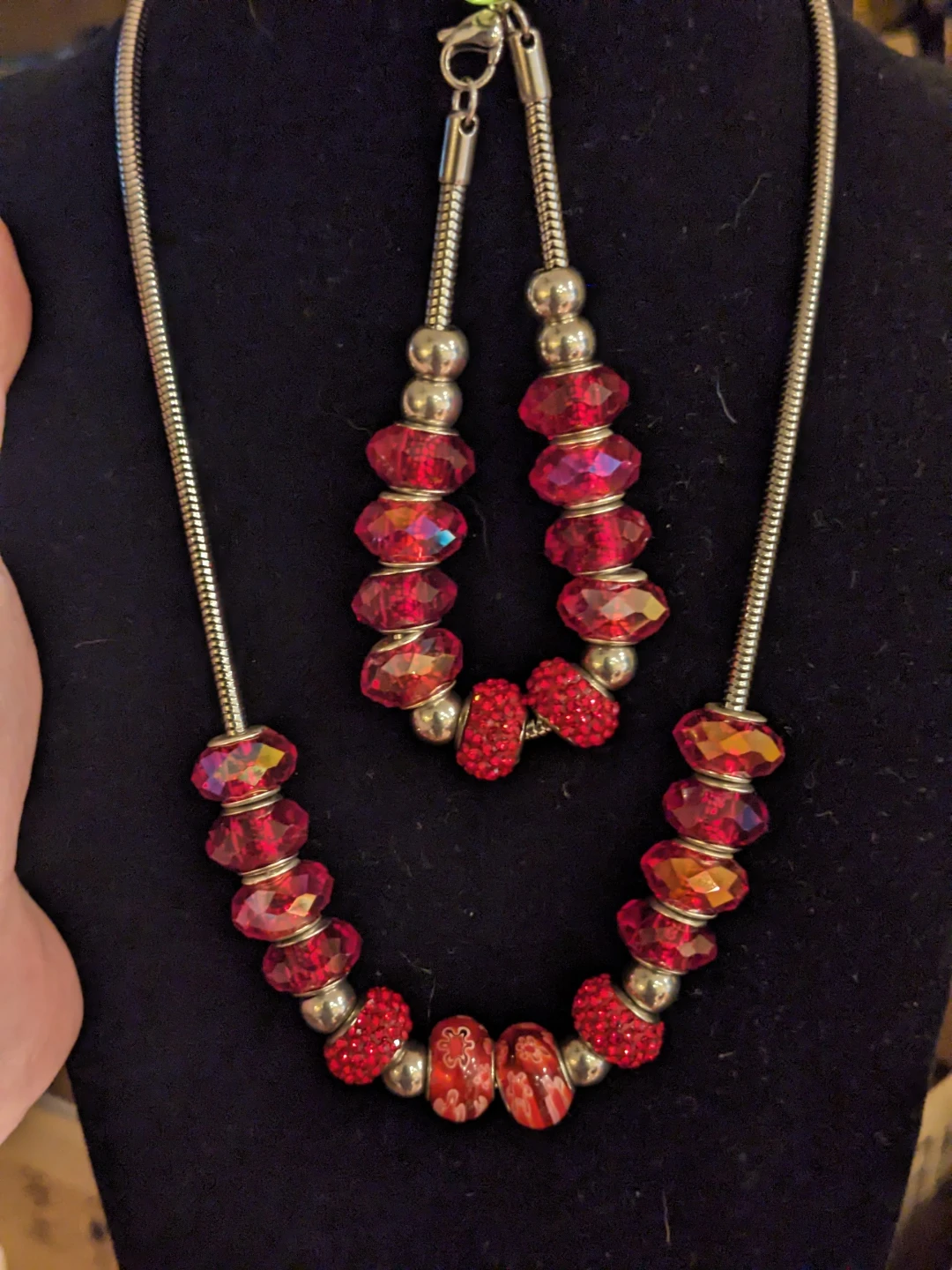 Red Beaded Necklace and Bracelet Set - photo 3