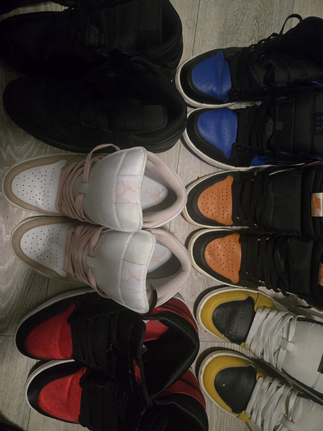 Air Jordan 1 Mid Sneakers