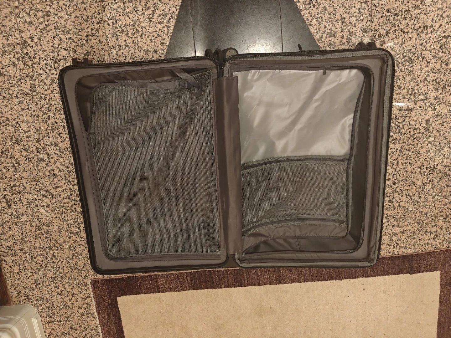 Expandable Dark Grey Hard Shell Suitcase (80-100L) - photo 4