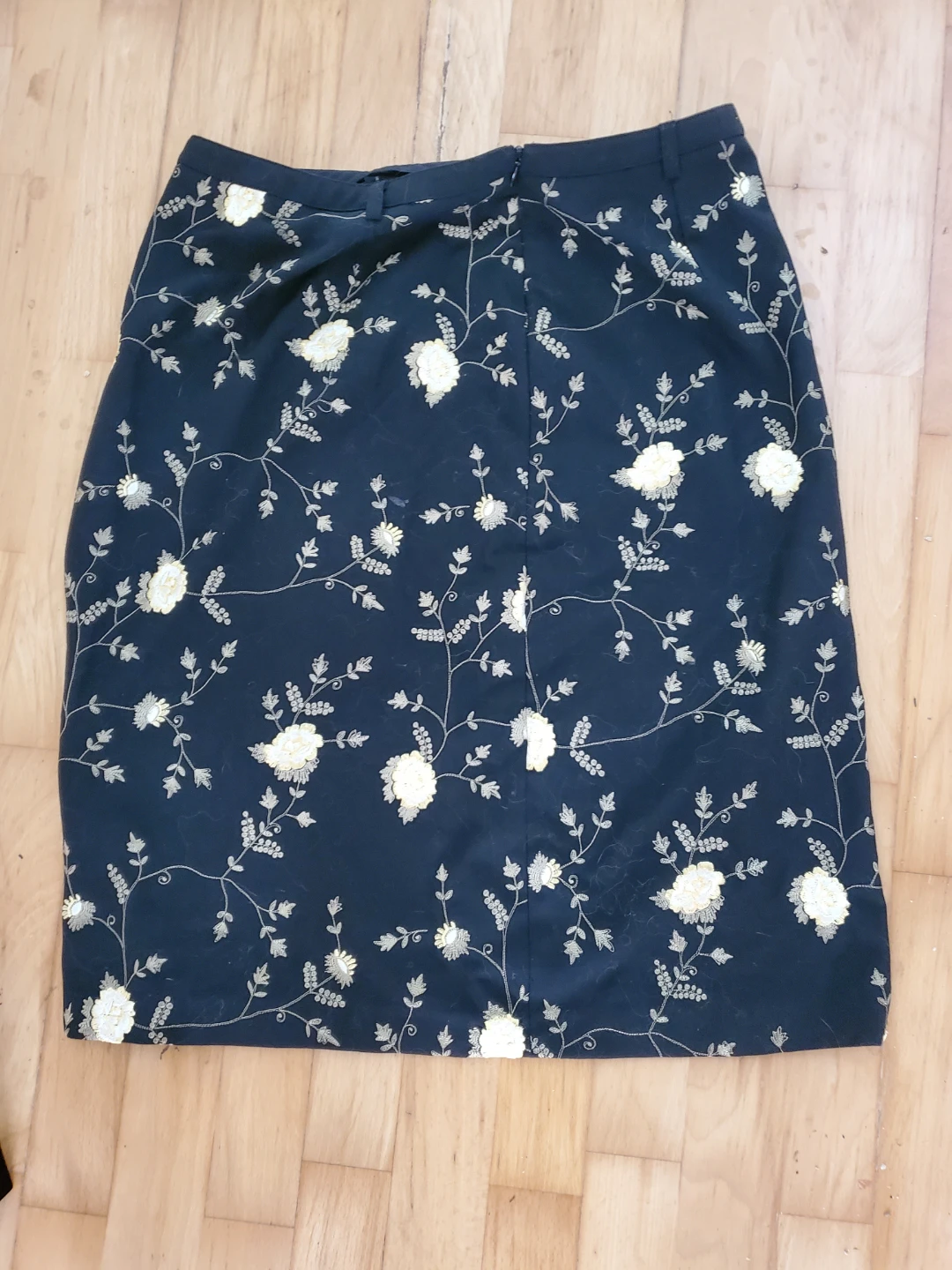 Ladies Skirt