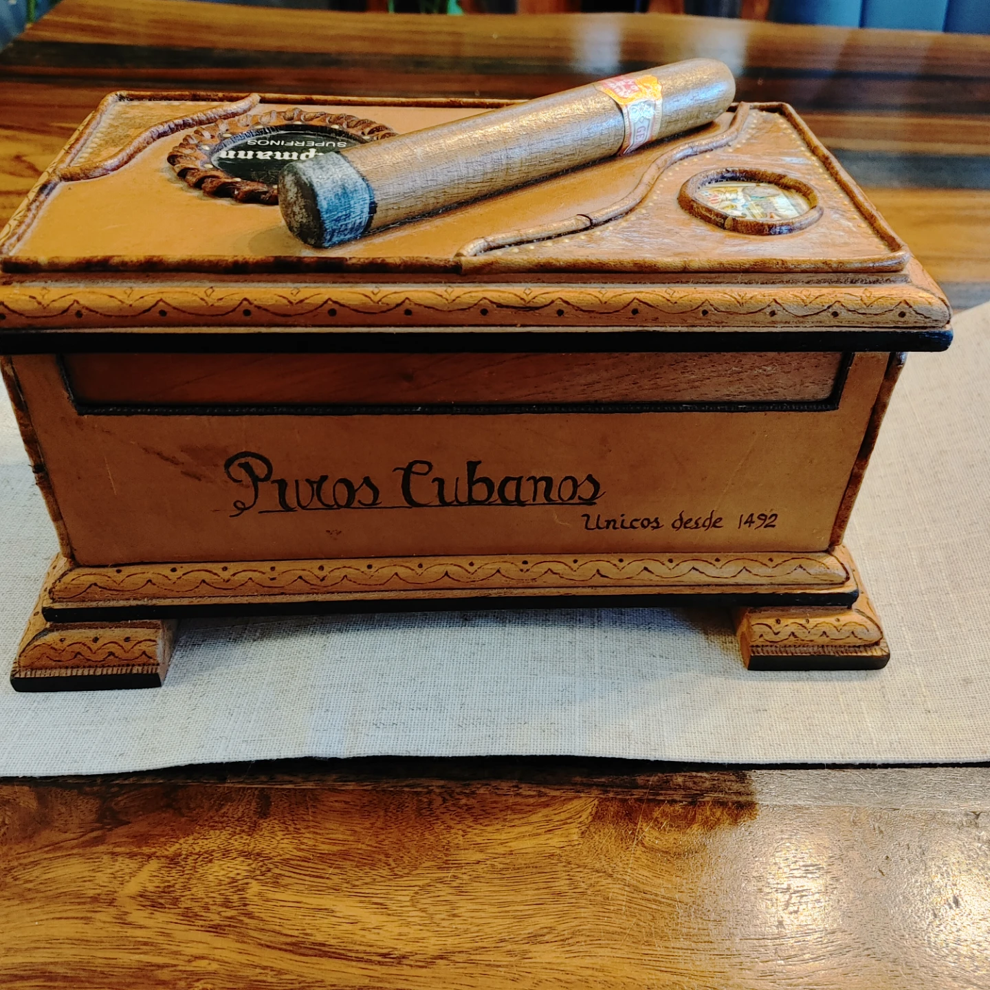 Vintage Hamd Tooled Leather Cuban Cigar Box - photo 3