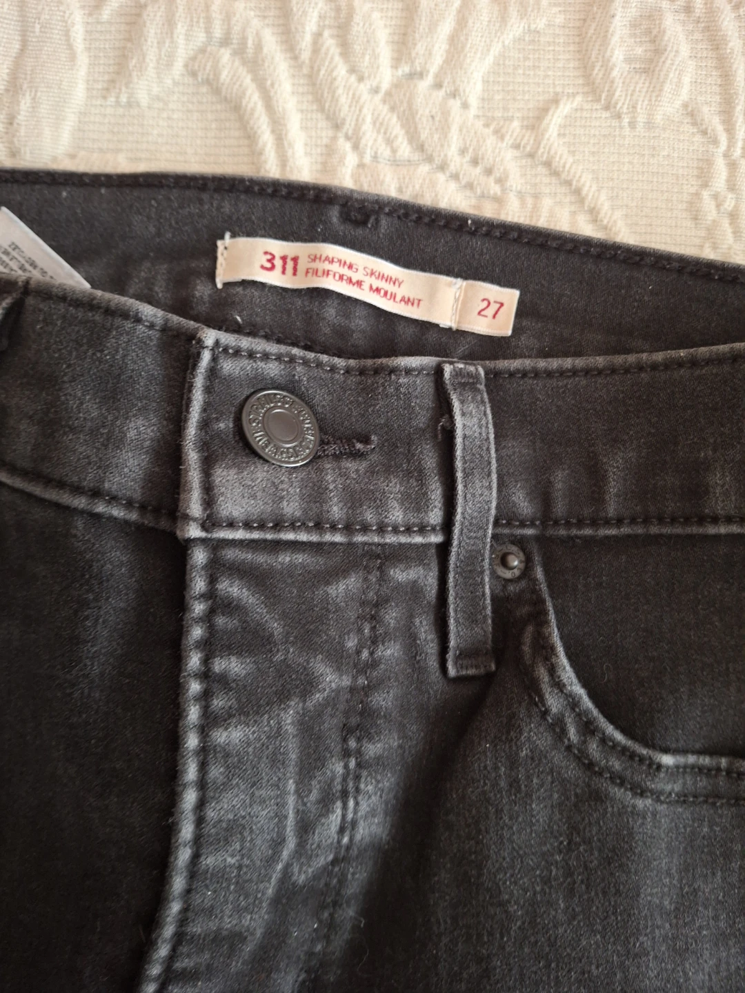 Hollister & Levi's Jeans Bundle - Size 27 - photo 4