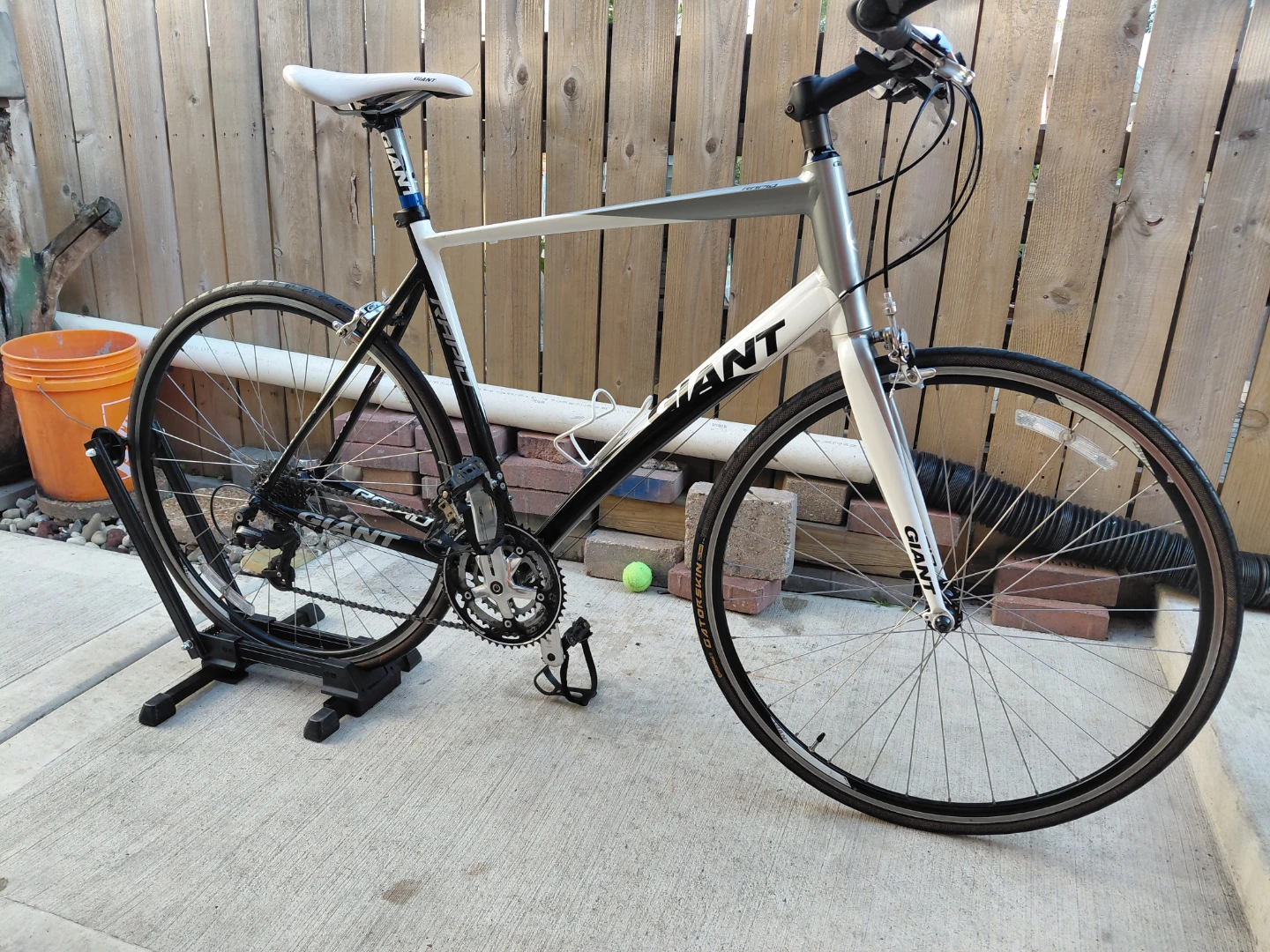 Giant Rapid Hybrid Bike - photo 2