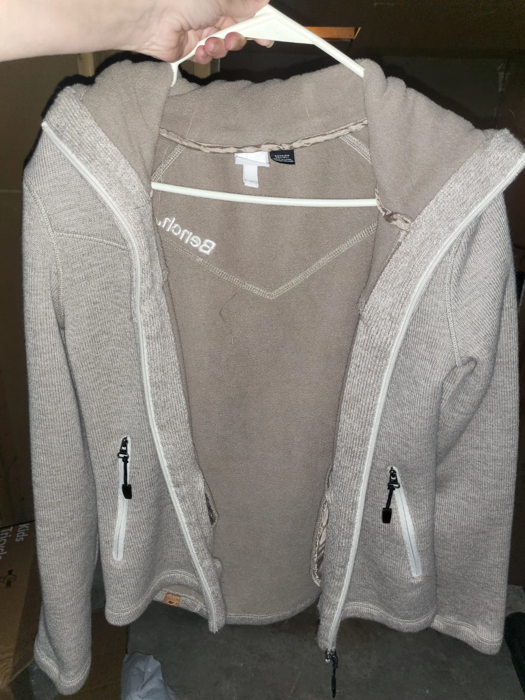Bench Hoodie - Tan/Beige