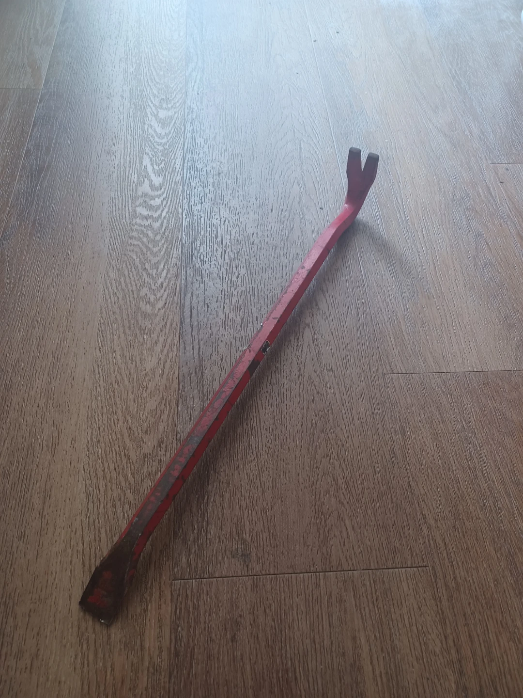 Red Crowbar 18" inch