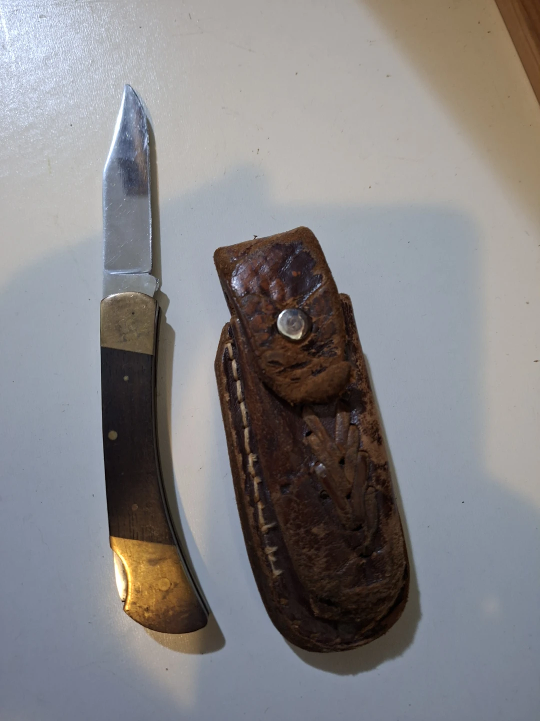 440 Stainless Pocket Knife with Leather Sheath