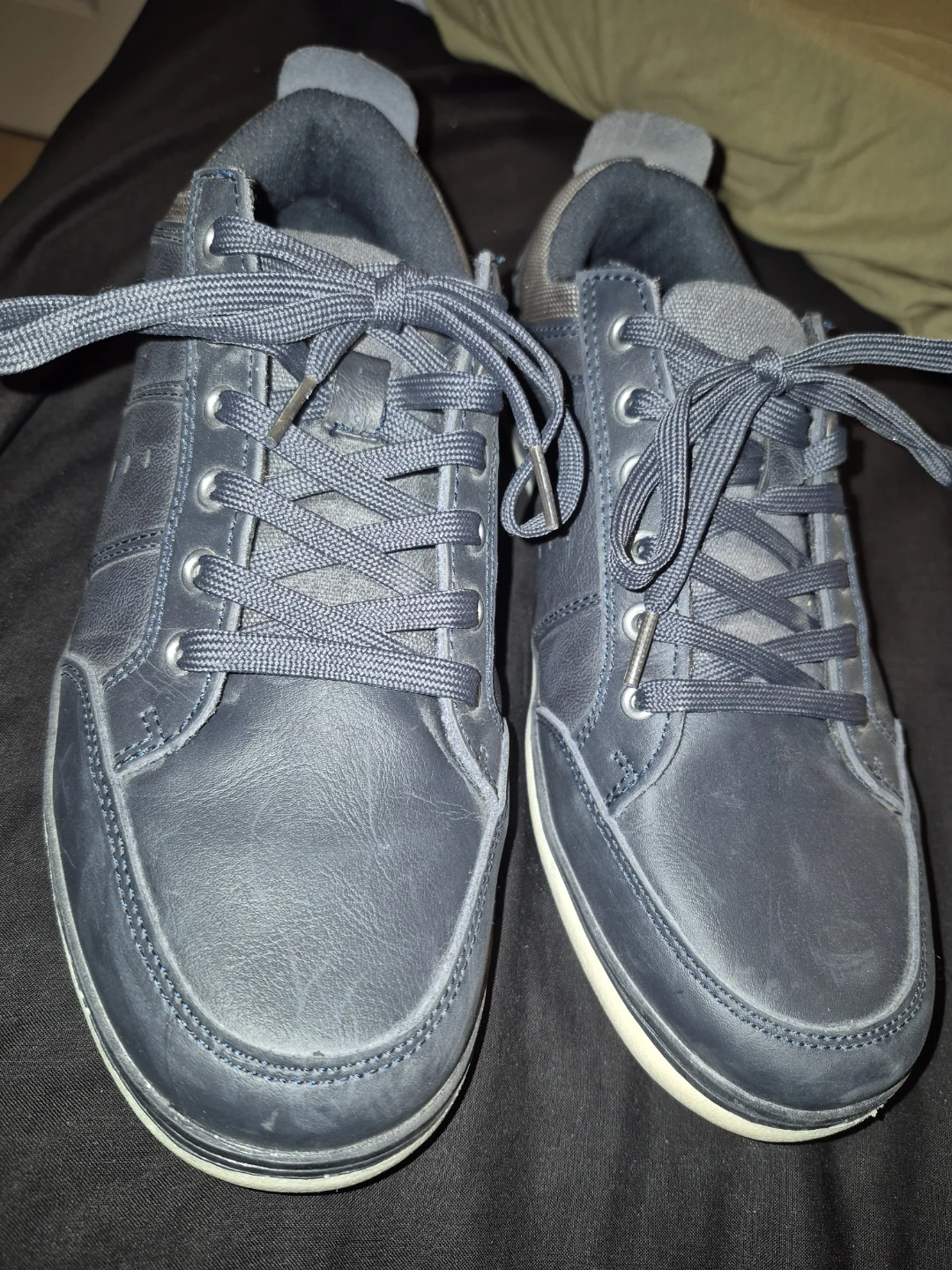 Men's size 8 shoes