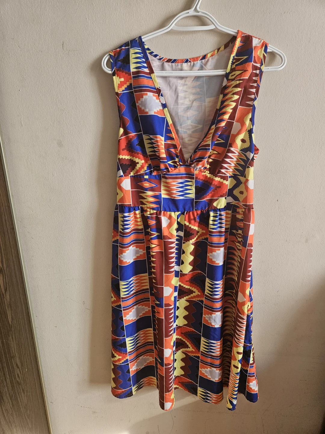 Women's Sleeveless V-Neck Dress - photo 2