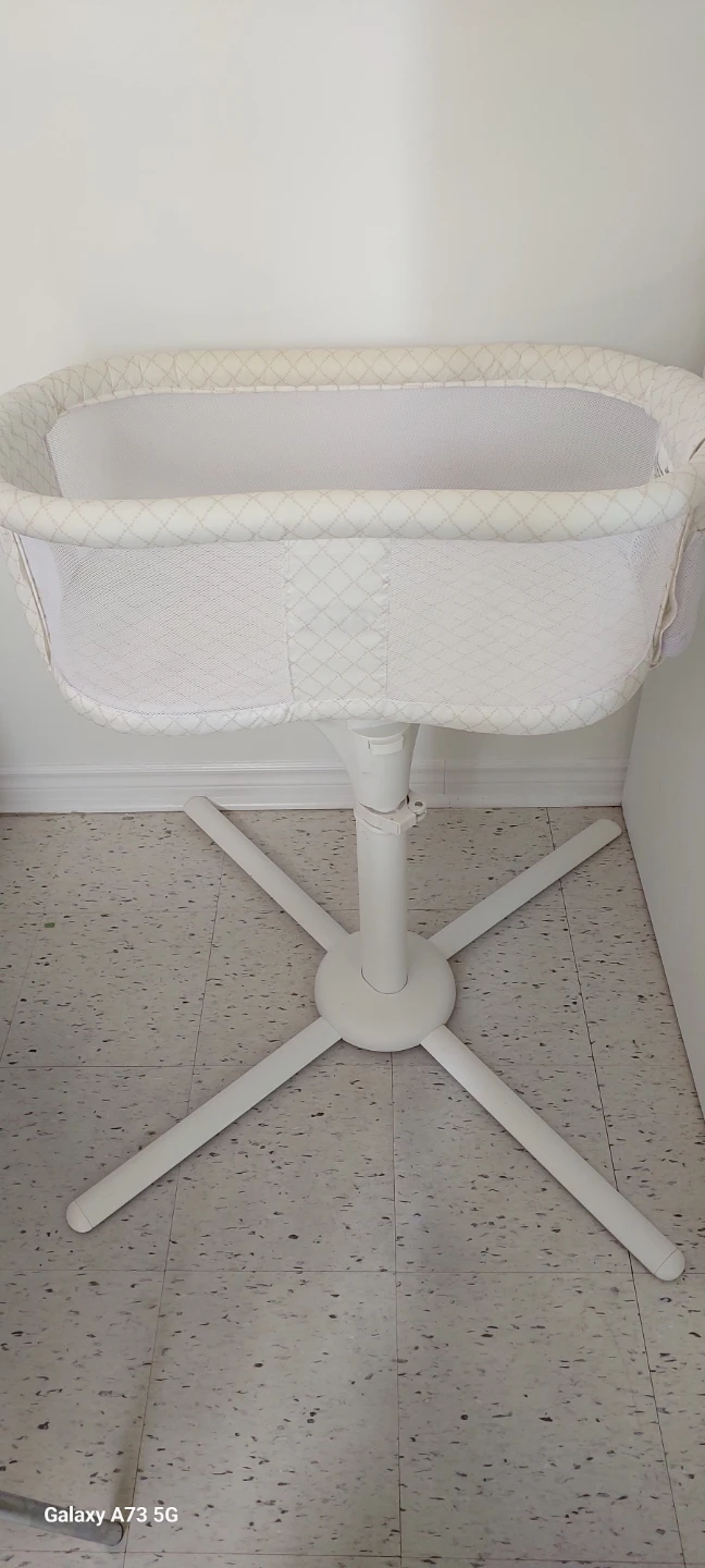 White Bassinet with Adjustable Height