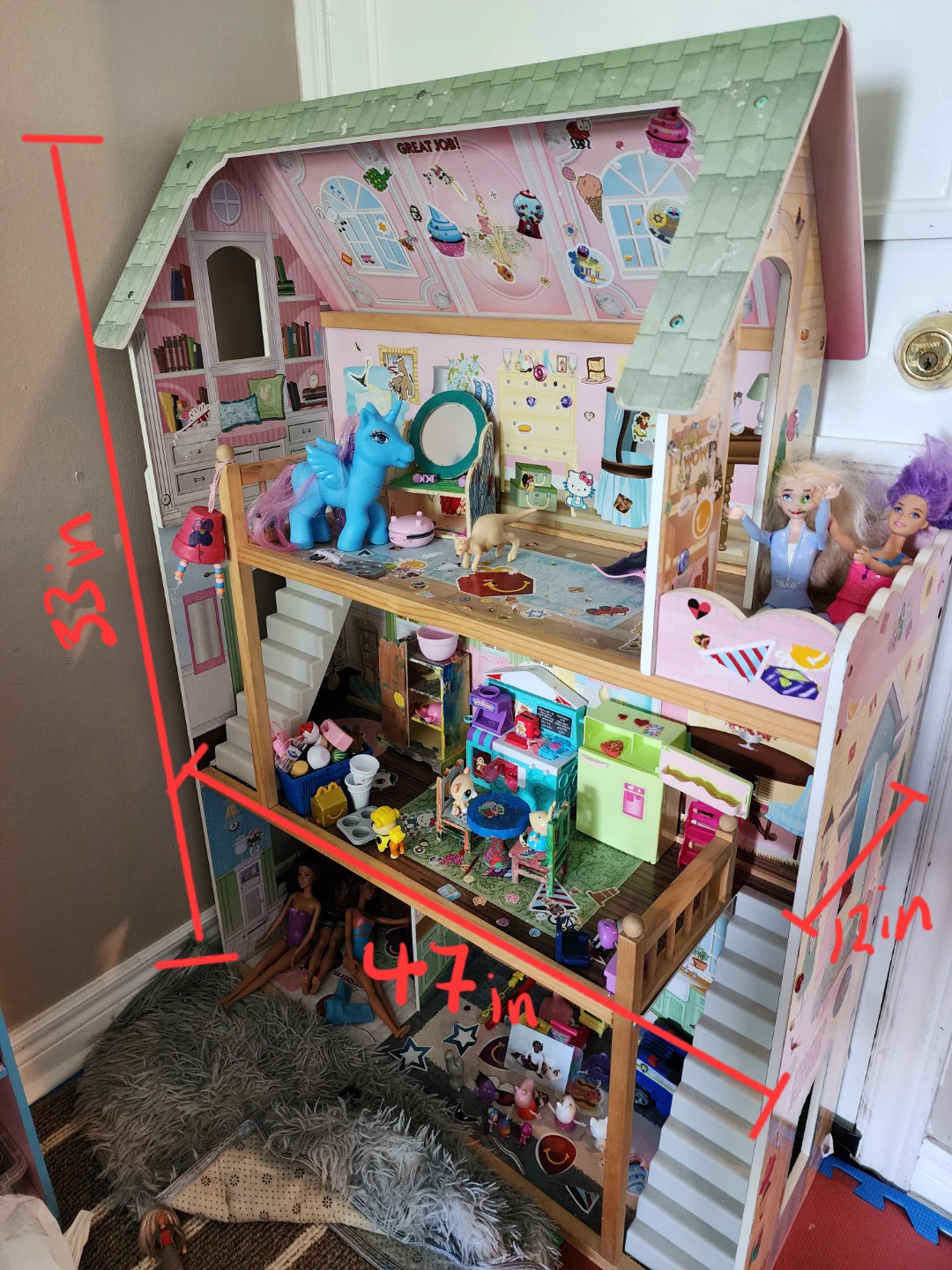 Wooden Dollhouse with Furniture and Dolls