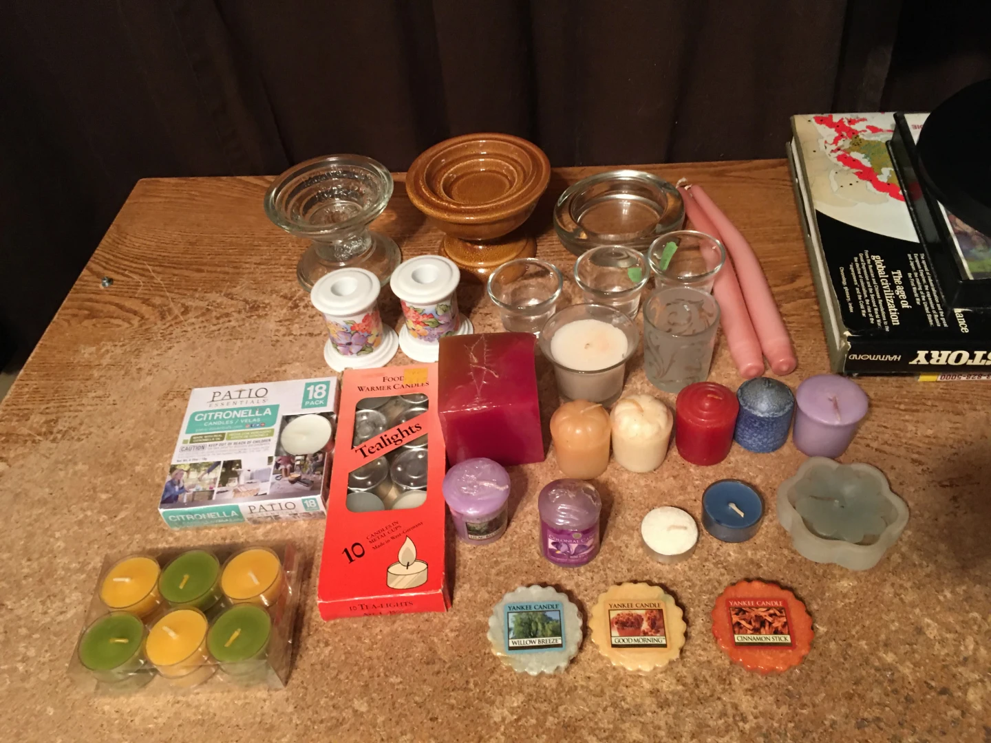 LOT OF CANDLES & CANDLE HOLDERS YANKEE CANDLE SOME SCENTED