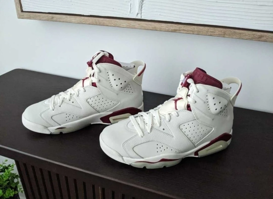 Jordan Air Jordan 6 Retro "Maroon" sneakers - photo 5