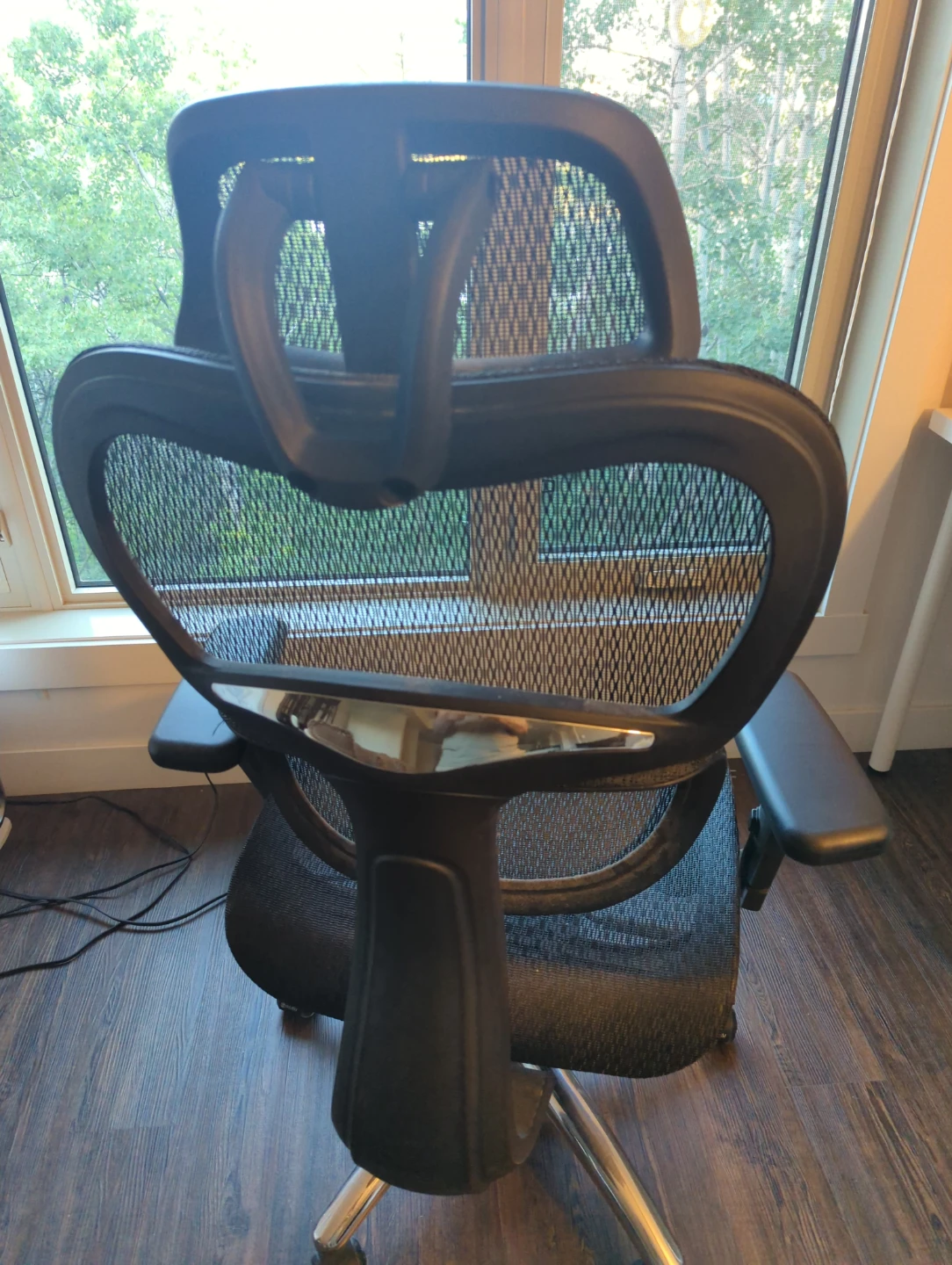 Black Ergonomic Office Chair with Mesh Back - photo 2