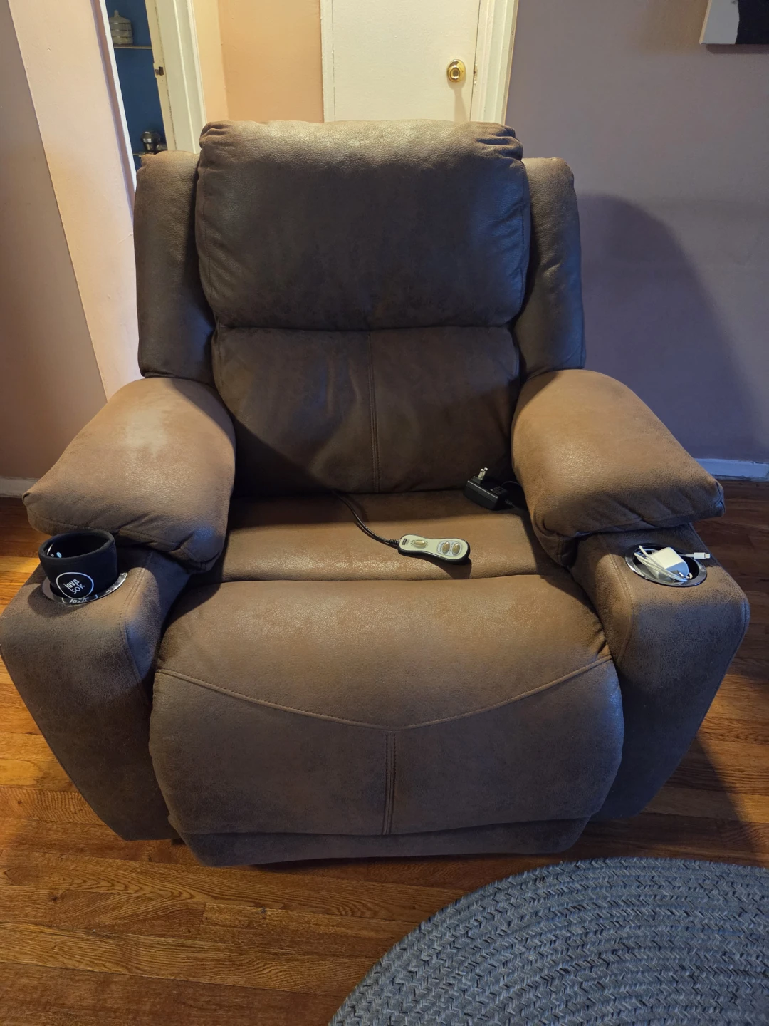 Brown Recliner Chair with Cup Holders with heat and massage